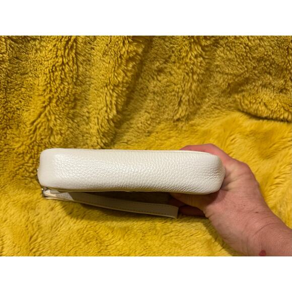 BODHI white and black leather wristlet silver-toned pebbled turn-lock closure - Picture 6 of 11